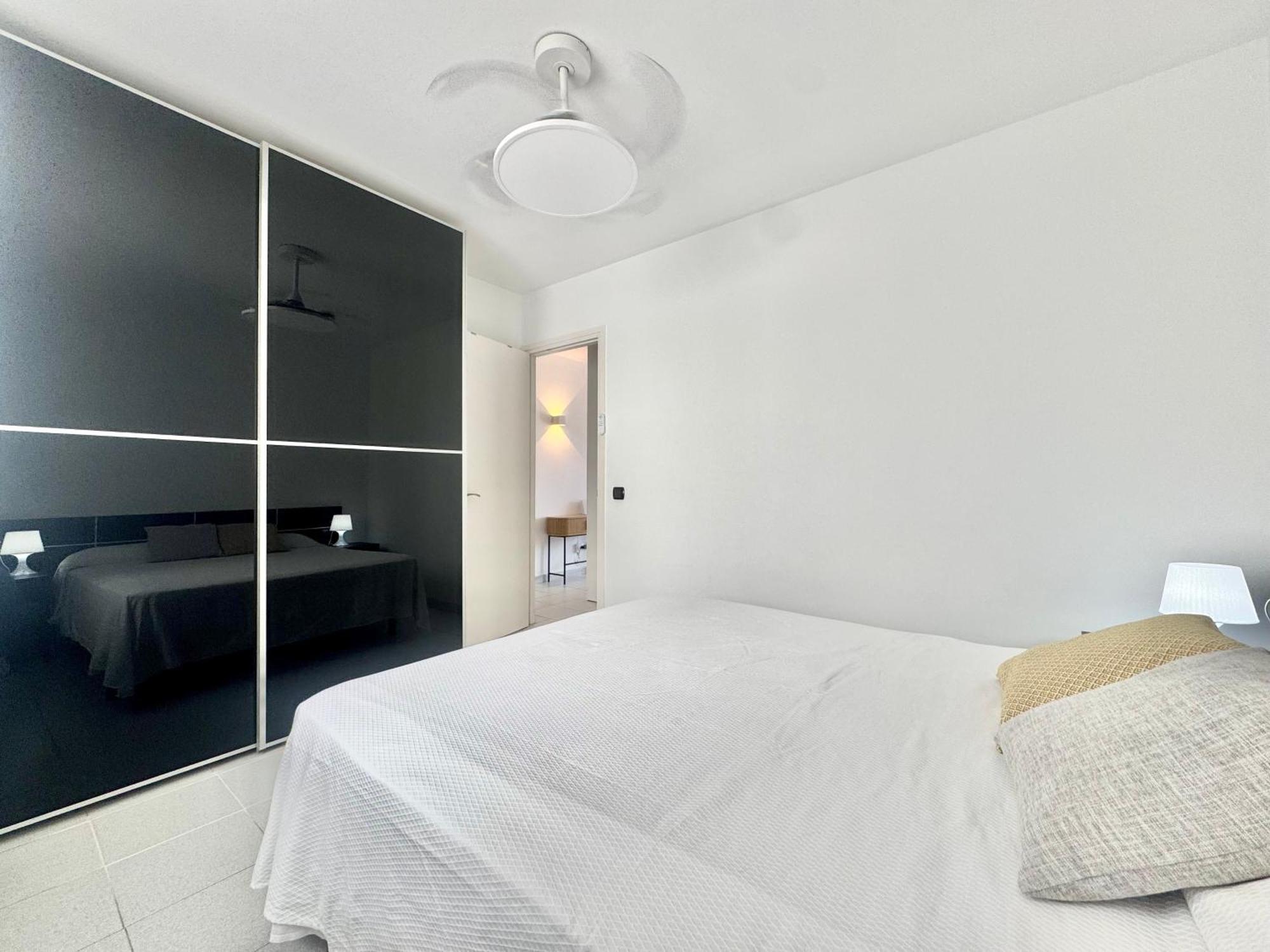 Puig Rom 106 Apartment Росес Екстериор снимка